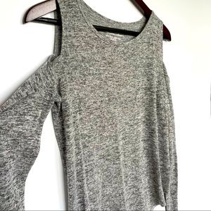 Hollister Must Have Collection Gray Cold Shoulder Small